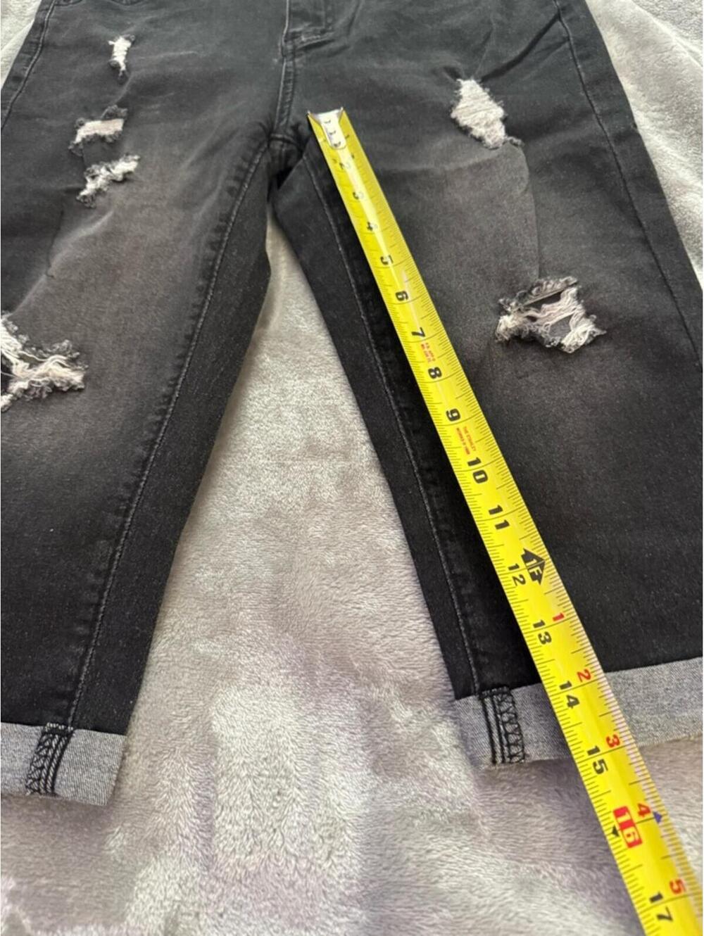 SHEIN Black Distressed Ankle Cropped Jeans - Picture 3 of 5